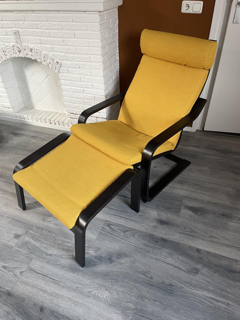 Ikea Poang fauteuil met voetenbank en 2 kussensets