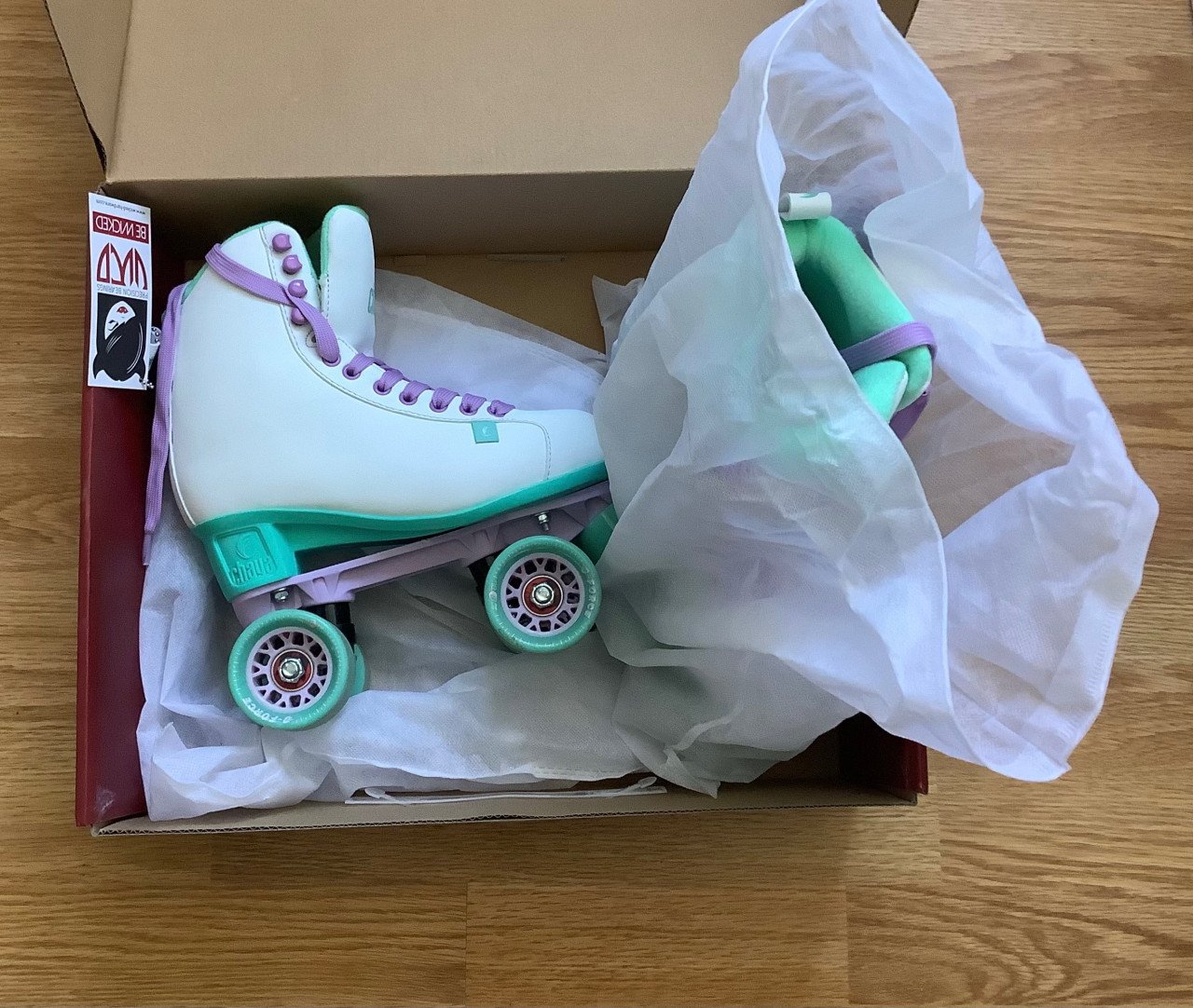Nieuwe Rollerskates chaya met 3 delige set beschermers