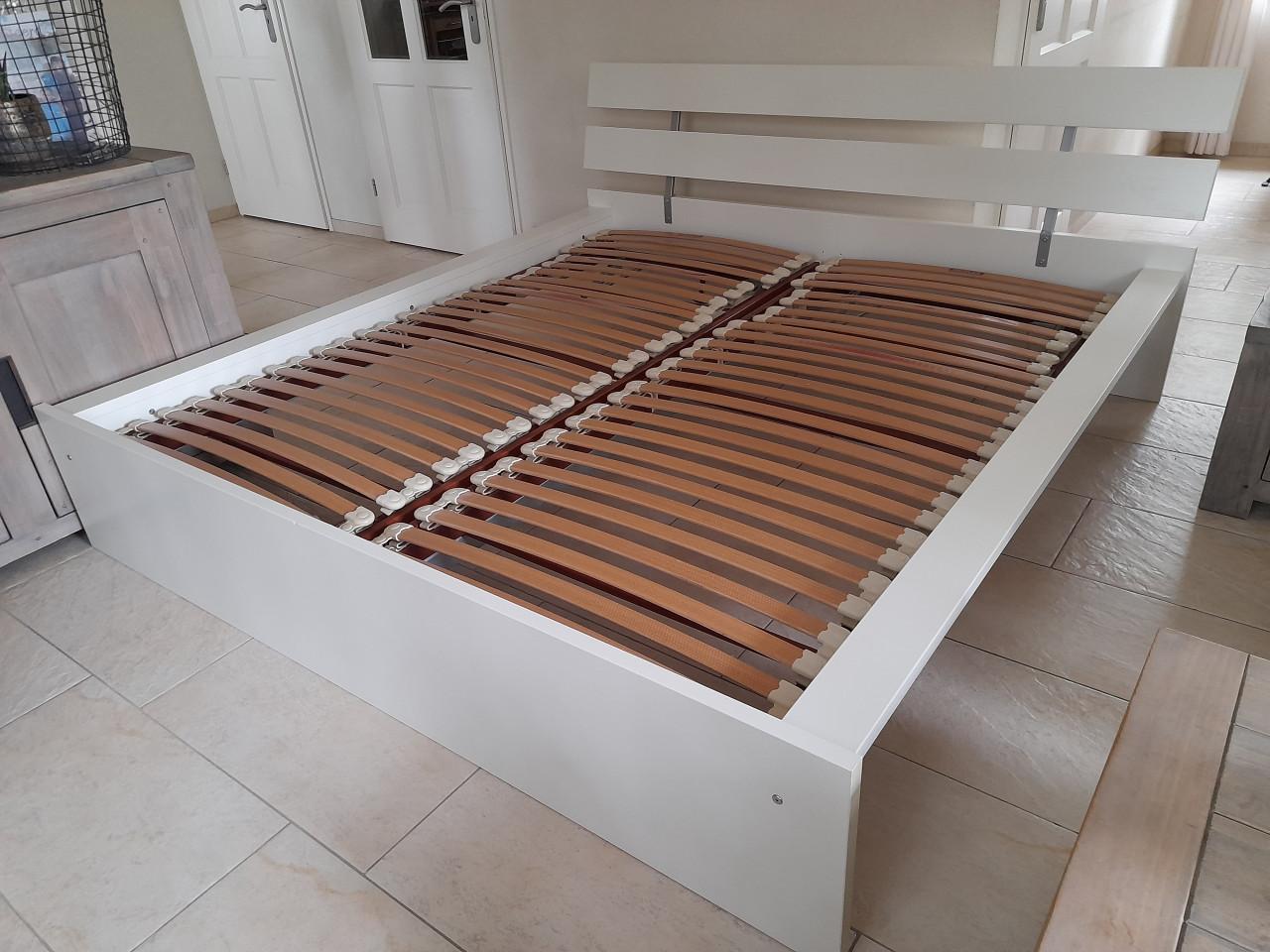 Verstelbaar 2 Persoons bed 180 x 200 (in goede staat )