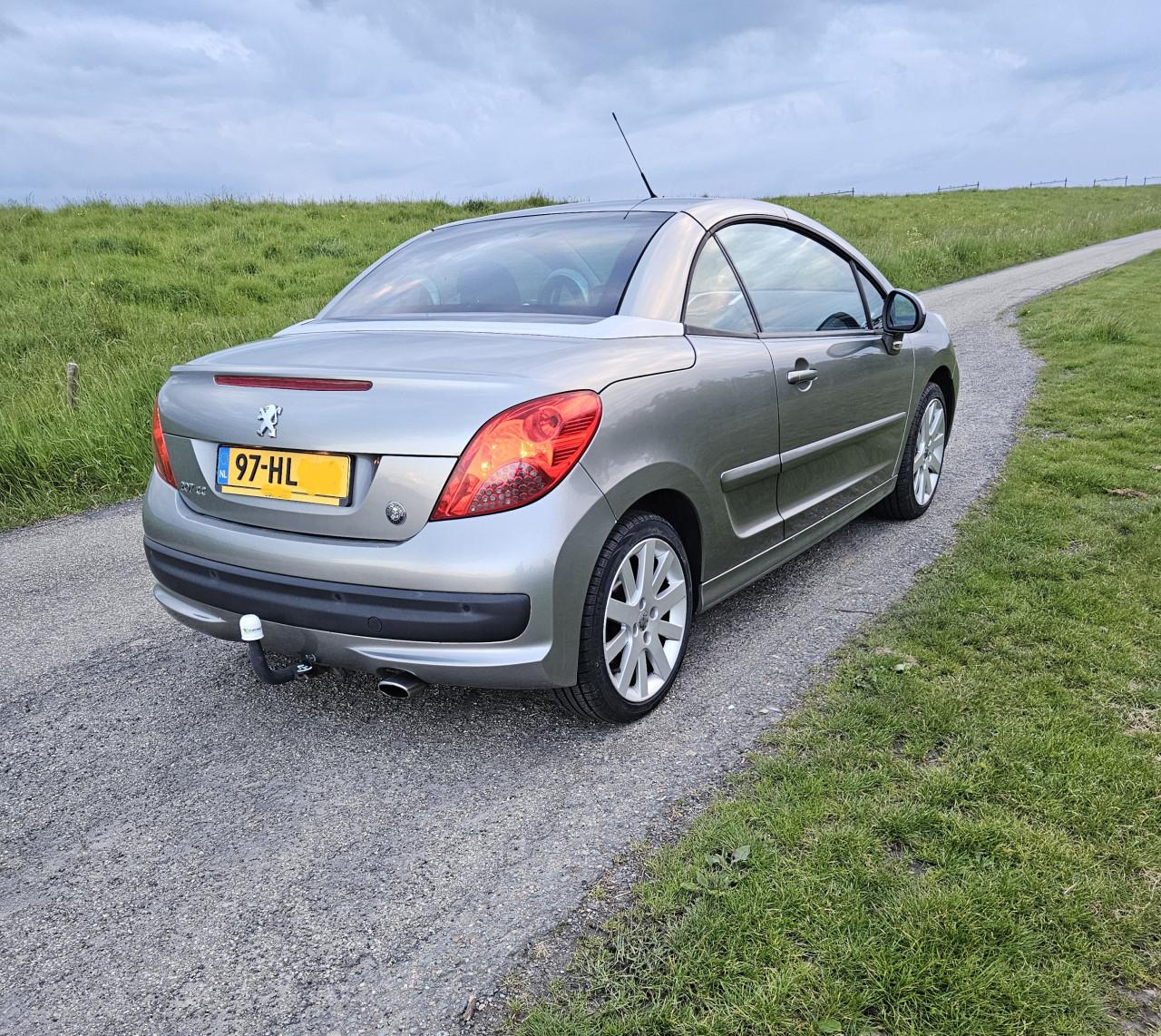 Mooie Peugeot 207cc Cabrio