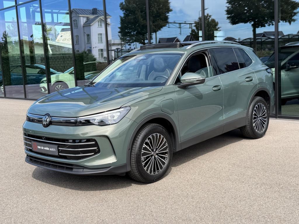 Volkswagen Tiguan 1.5 ehybrid elegance 204pk | trekhaak | 360 camera | pano