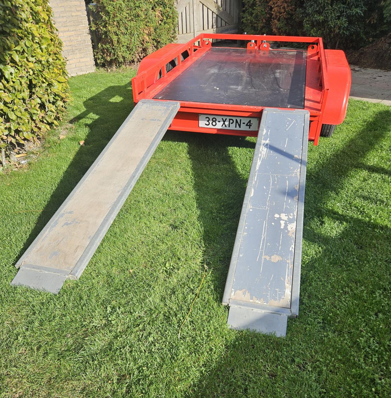 Mooie Aanhanger / Autoambulance