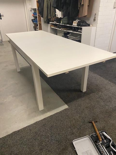 Witte ikea uitschuif eettafel
