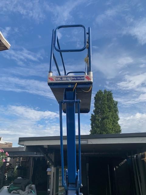 Lift Hoogtewerker powertower lift perfecte staat werkhoogte 5.4 steiger  •