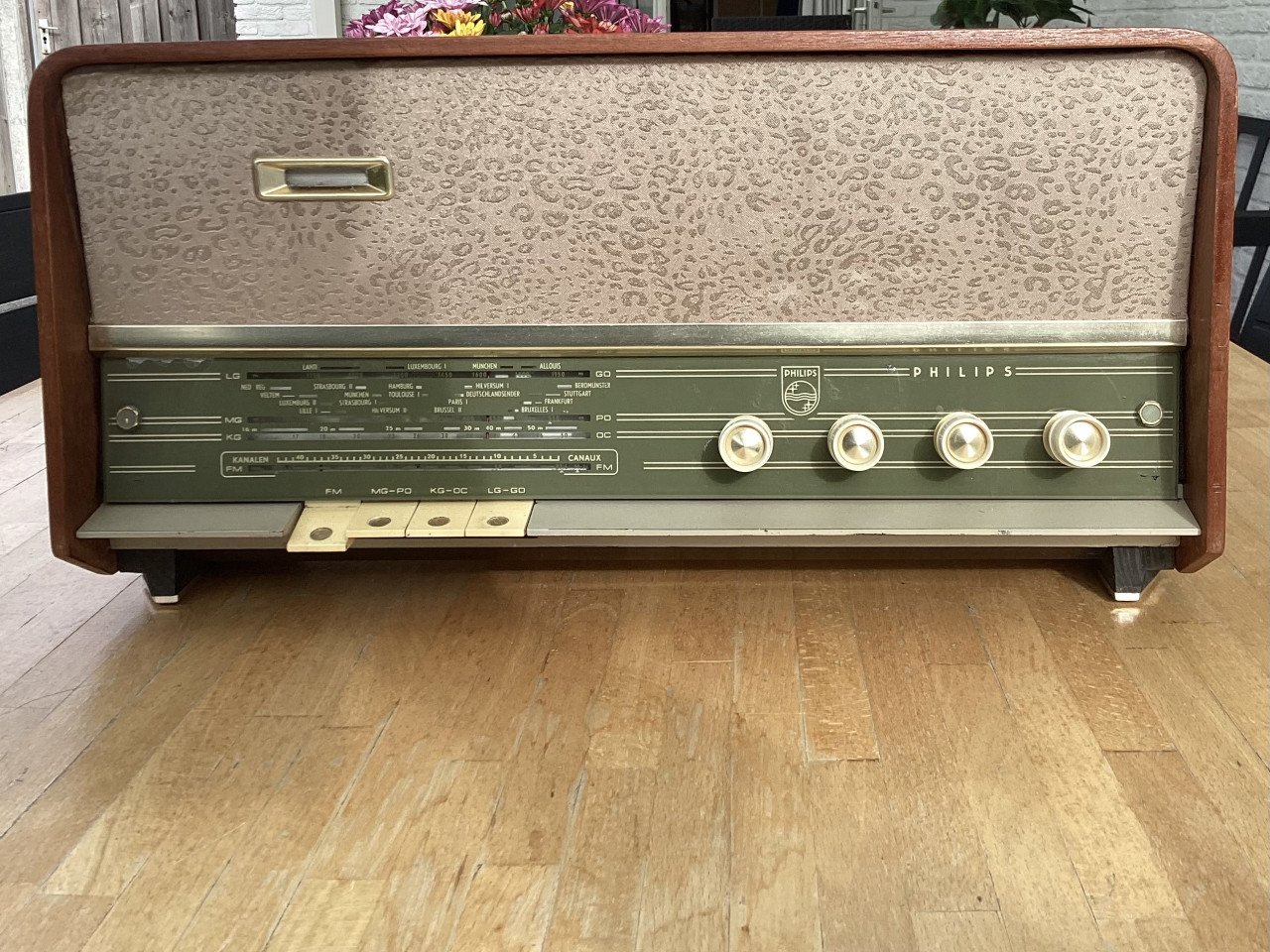 Mooie Philips buizen tafelradio