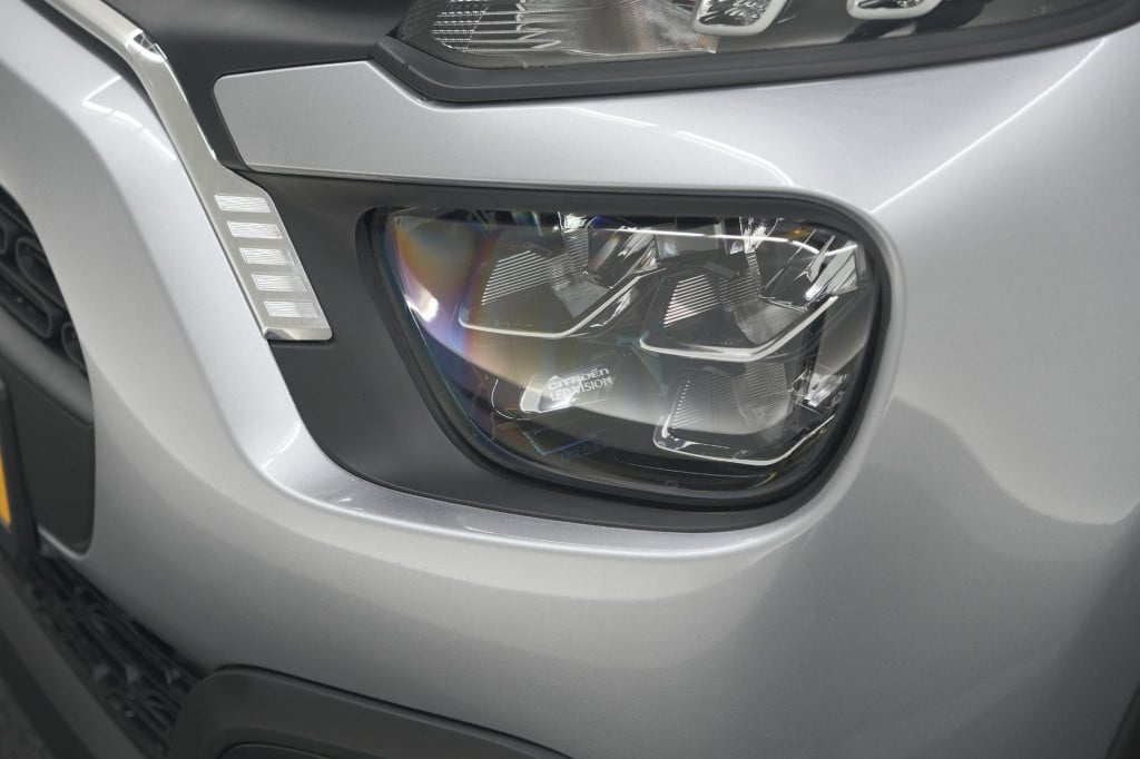 Citroen C3 puretech 110 shine | camera | navigatie | apple carplay | parkee