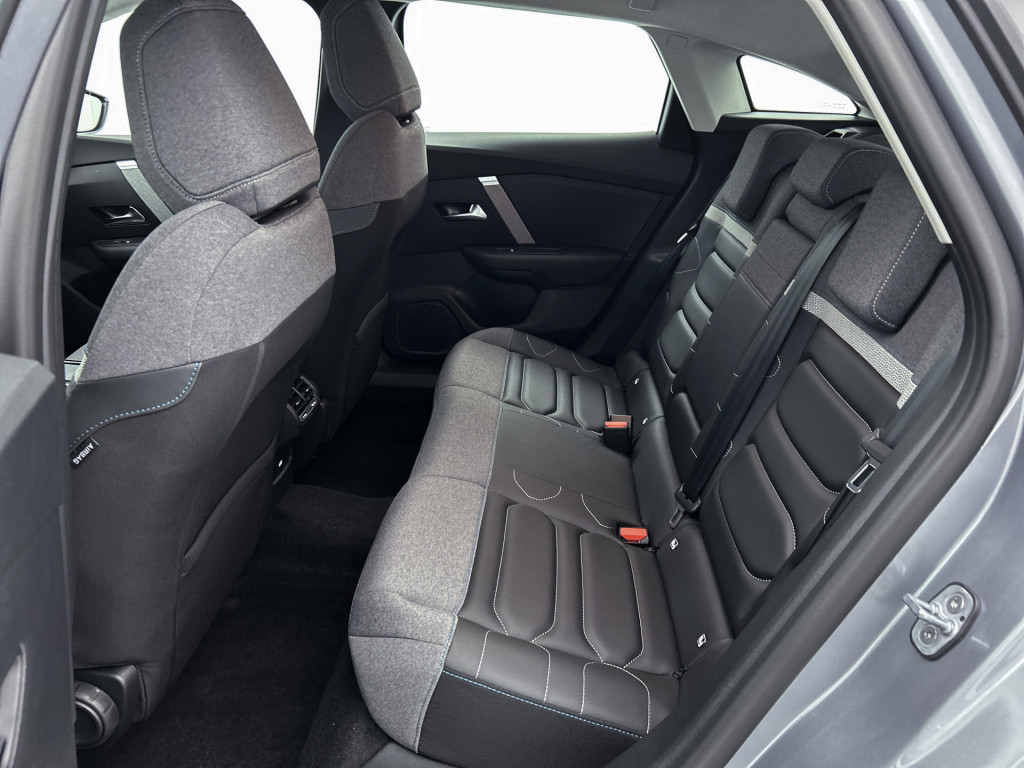 Citroen C4 hybrid 136 pk automaat business | two tone | stoelverwarming | n