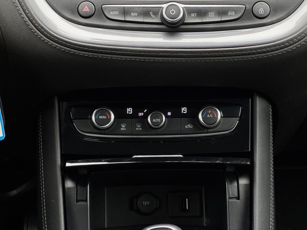 Opel Grandland X 1.2 turbo business + | trekhaak | navigatie | camera | app