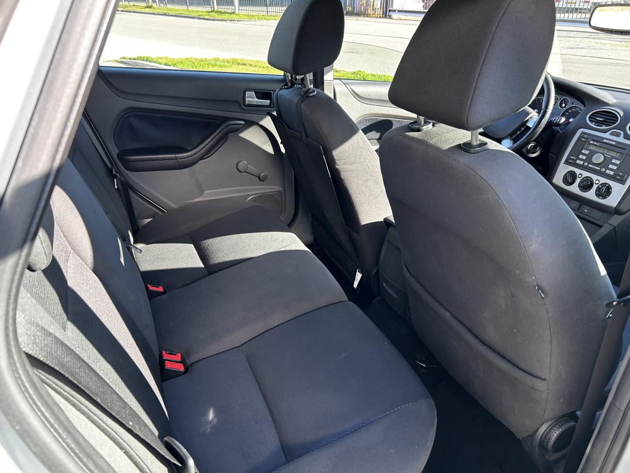 Ford Focus Wagon 1.6-16V Ambiente/INRUILKOOPJE/CRUISE CONTR