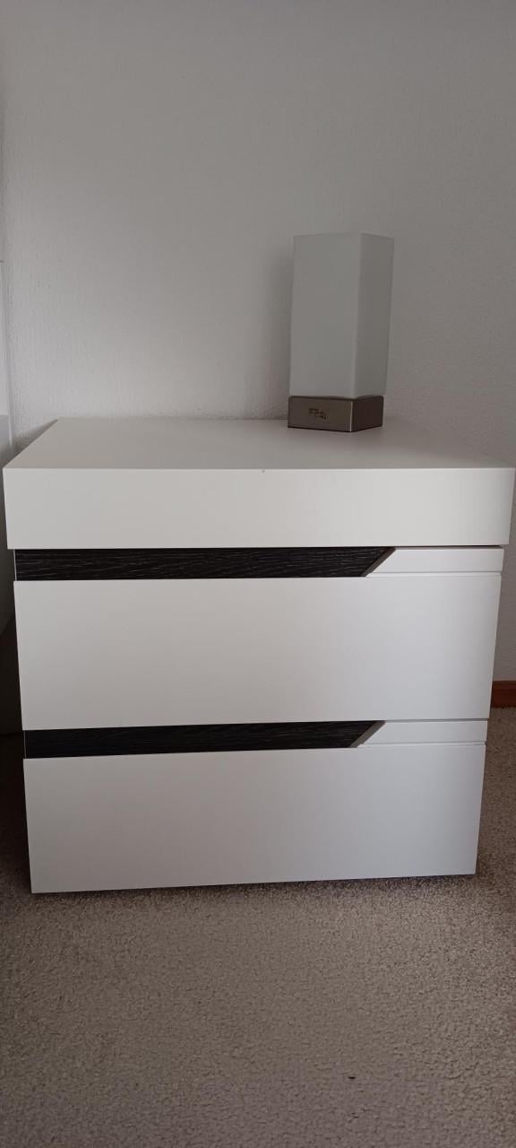 LEDIKANT (incl. LATTENBODEM, MATRAS EN 2 NACHTKASTJES)