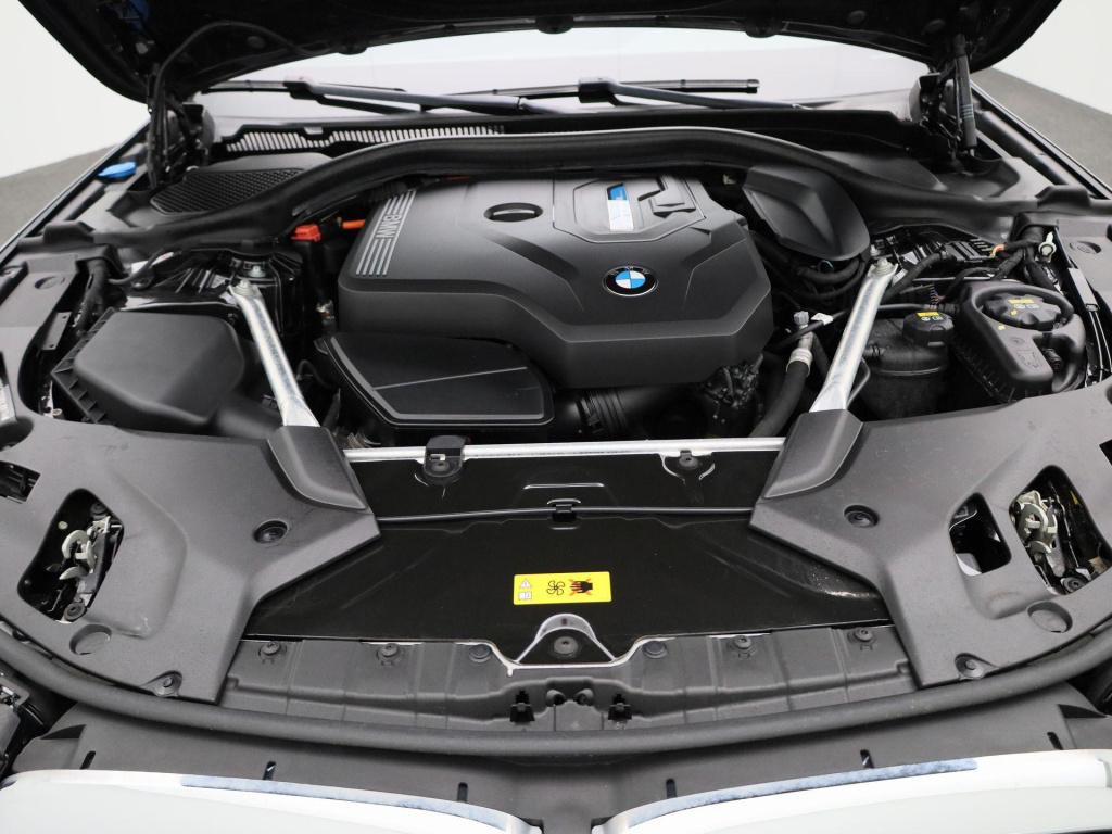 BMW 5 Serie touring 520e business edition plus | automaat | panoramadak | c