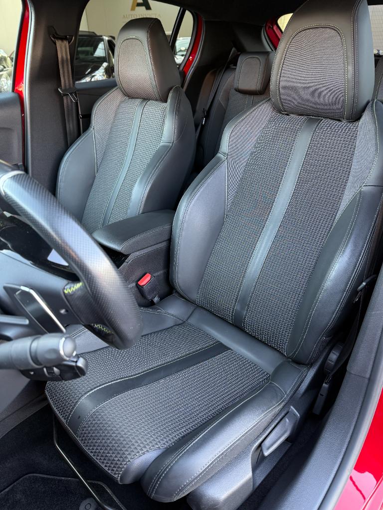 Peugeot 208 gt-line - 1.2 - automaat