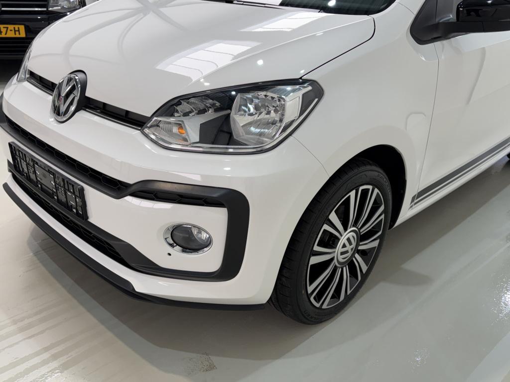 Volkswagen UP! 1.0 tsi 90pk high up 5drs. pano dak