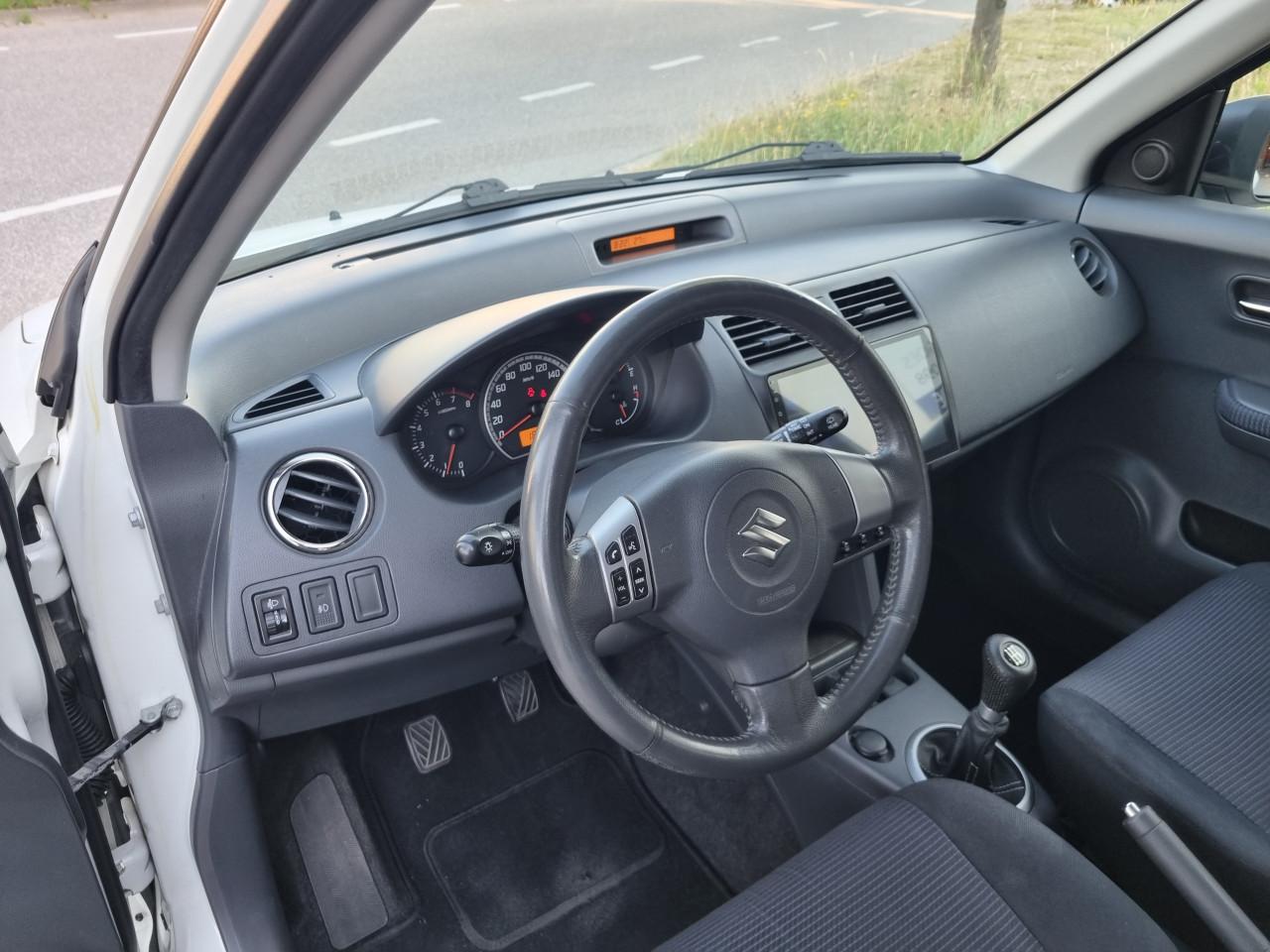 Suzuki Swift 1.3 Base | Keyless Go | Luxe uitvoering!