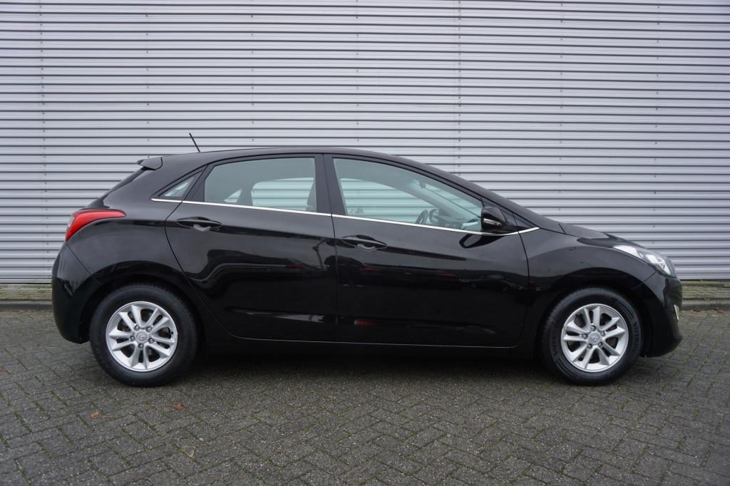 Hyundai I 30 1.6 gdi i-vision automaat / climate / navi / cruise controle /