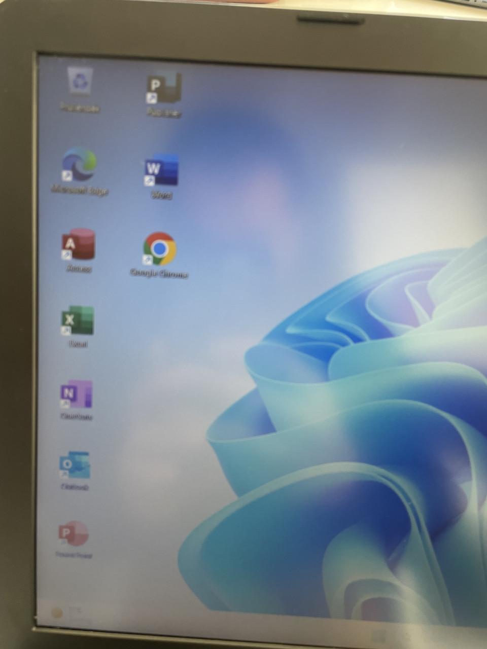 HP 15 inch laptop - SSD Windows 11 16GB geheugen en Office Muis