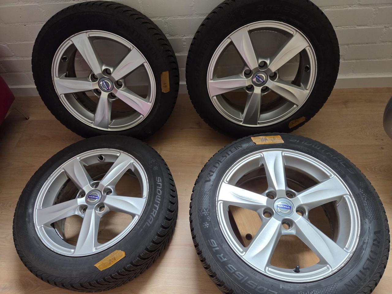 Te koop volvo velgen