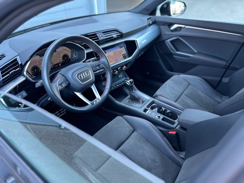 Audi Q3 sportback 45 tfsi e s-line | zwart optiek | camera | keyless | adap