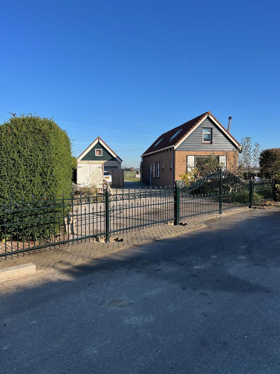 Een meerwaarde voor elke woning. Inrijpoorten elk type en maat is mogelijk.