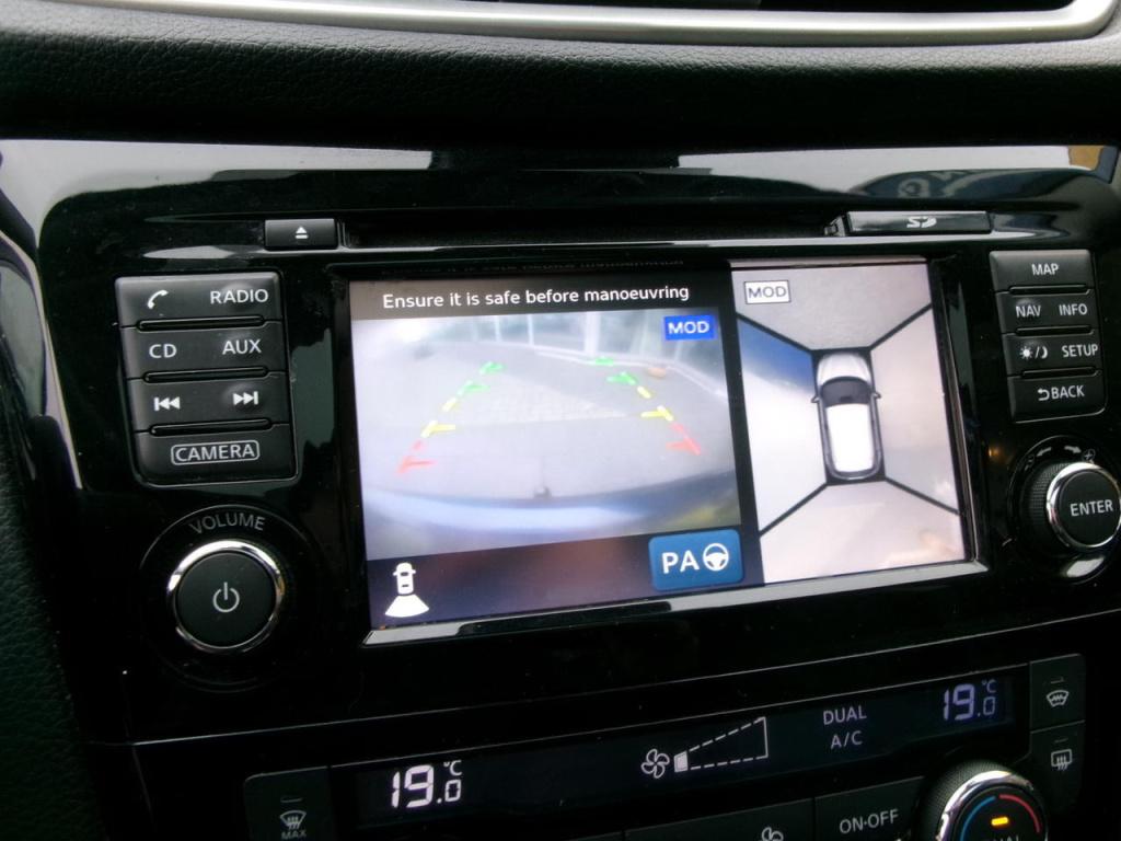 Nissan Qashqai (j11e) 1.2 dig-t airco, 360cam pano.dak, navi, leer