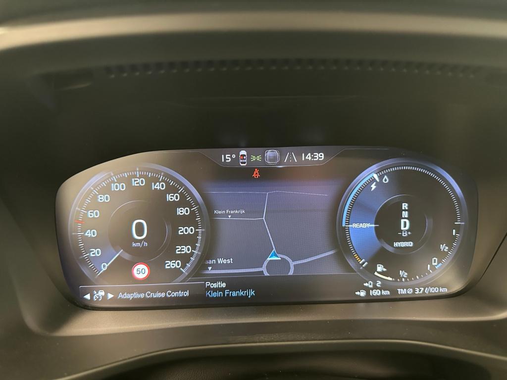 Volvo XC40 1.5 t4 plug-in hybrid ultimate dark | trekhaak | panoramadak | h