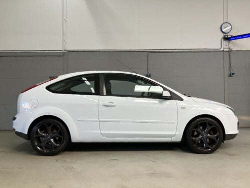 Ford Focus 2.0-16V Futura
