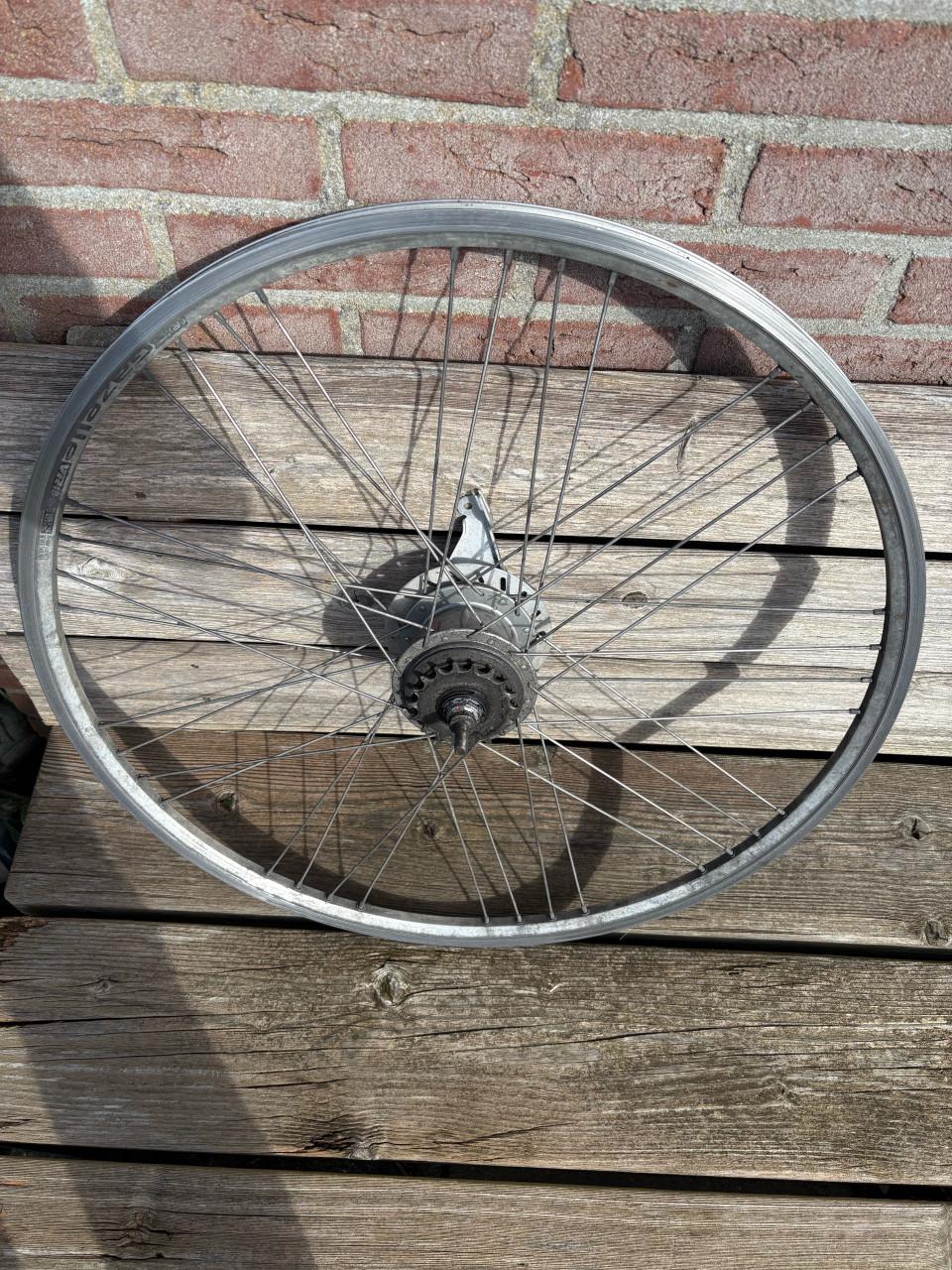 28 inch nexus 8 achterwiel/ naaf