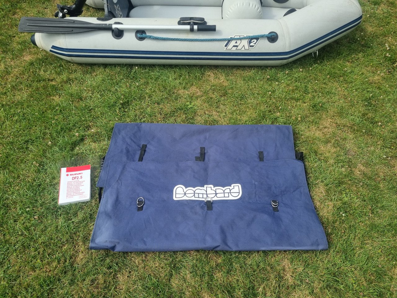 Rubberboot met buitenboordmotor