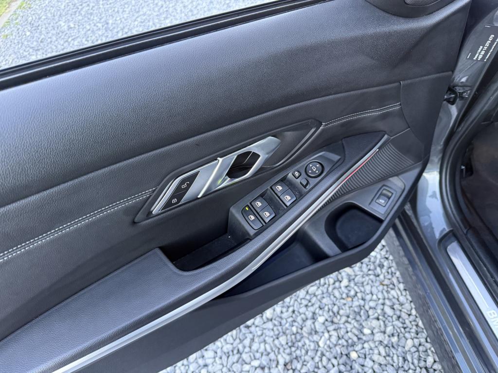 BMW 3-serie touring 330i automaat x-drive high executive