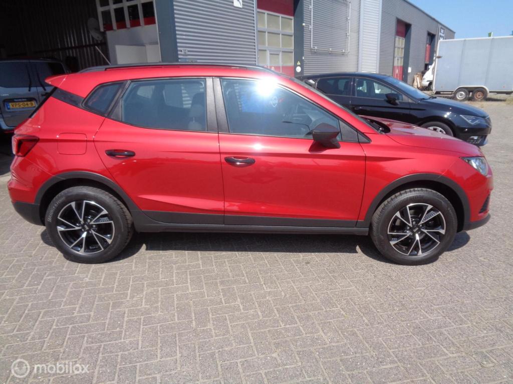 Seat Arona 1.0 tsi reference/airco/lm velgen/carplay/1st eig/slechts 79000k