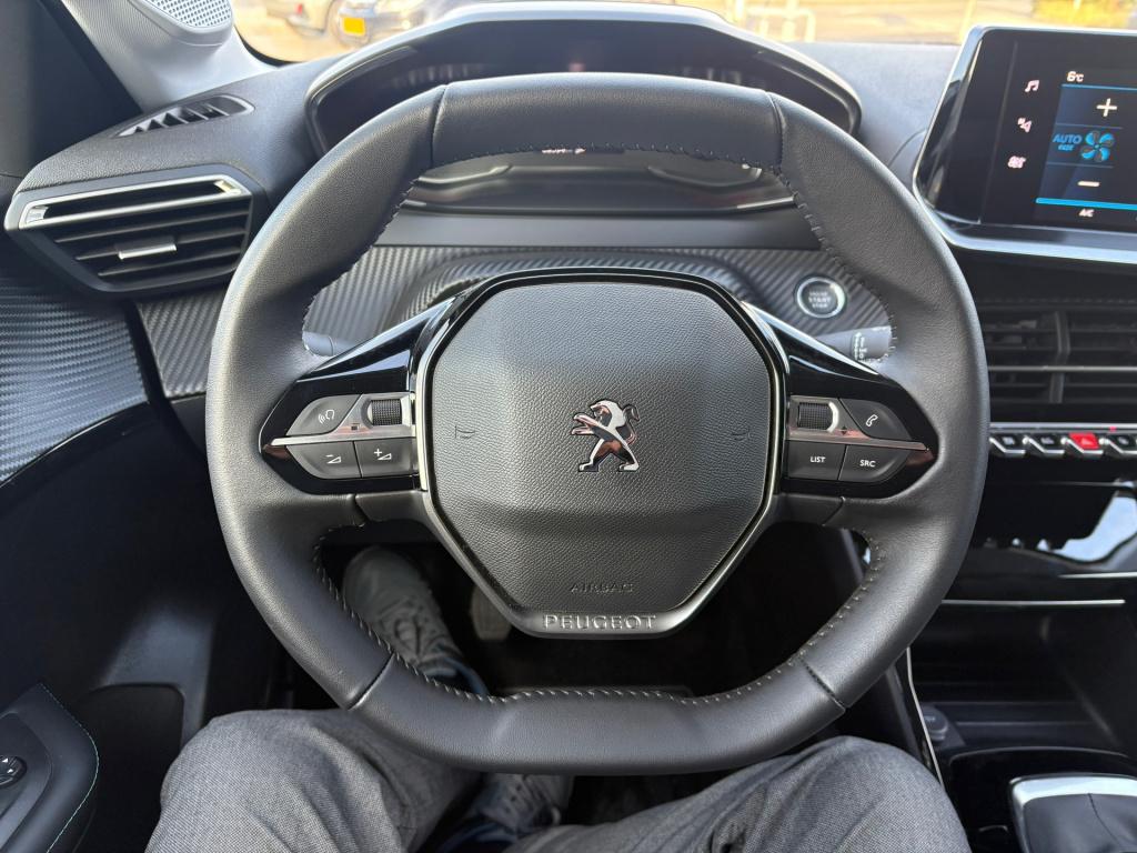 Peugeot 208 1.2 puretech allure pack