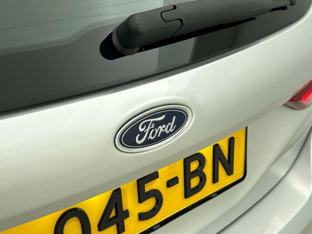 Ford Fiesta 1.1 trend | parkeer sensoren | lmv | bluetooth | dab | airco | 