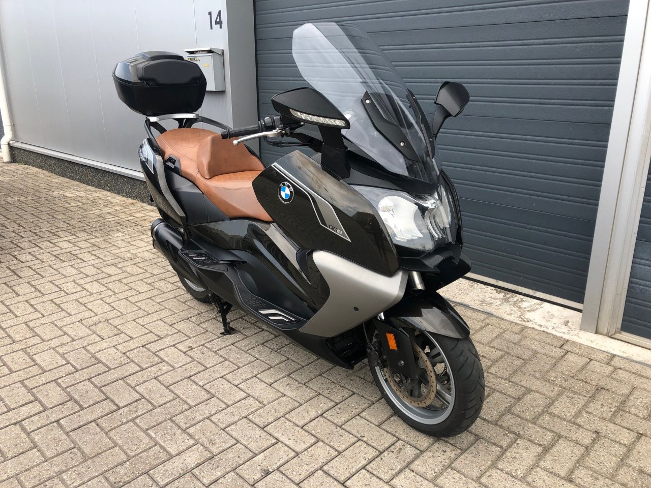 BMW C650GT uit 2019 met "optie 719" , side-view assist, topkoffer etc €4450