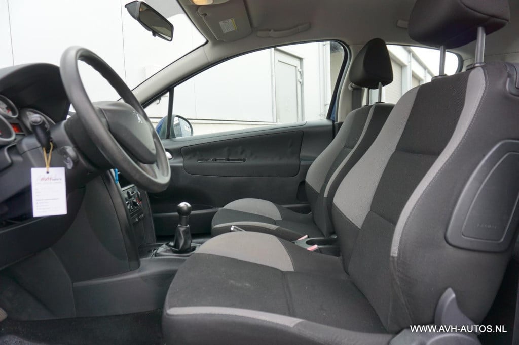 Peugeot 207 1.4 vti cool 'n blue