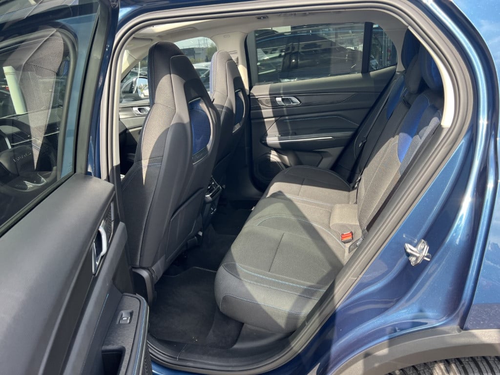 Lynk & Co 01 1.5 261pk plug in hybrid , panodak , 360 camera