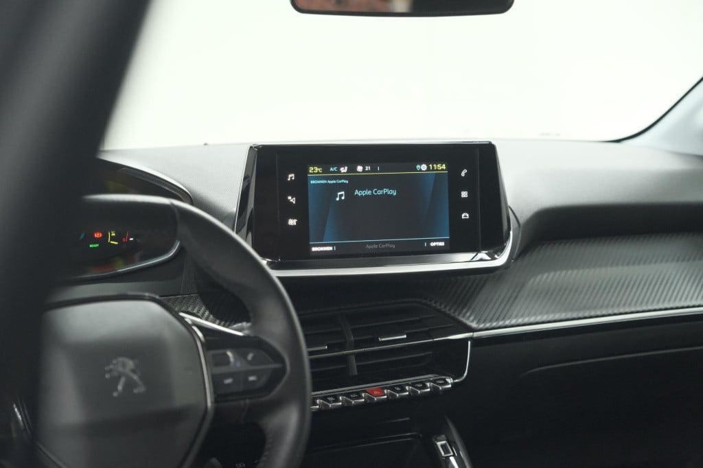 Peugeot 208 ev active pack 50 kwh | parkeersensoren | apple carplay | clima