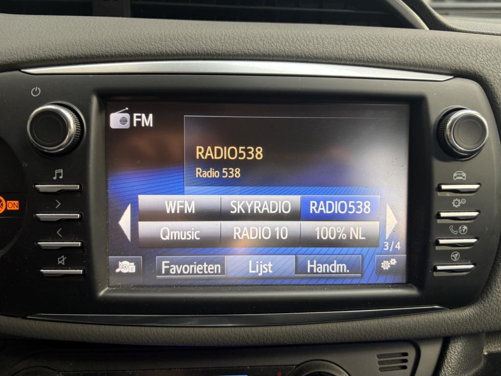 Toyota Yaris 1.5 hybrid dynamic | navi | climate | camera!
