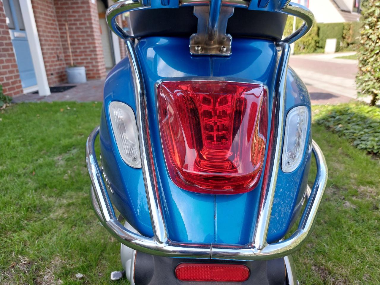 Vespa Sprint snorfiets, 2017