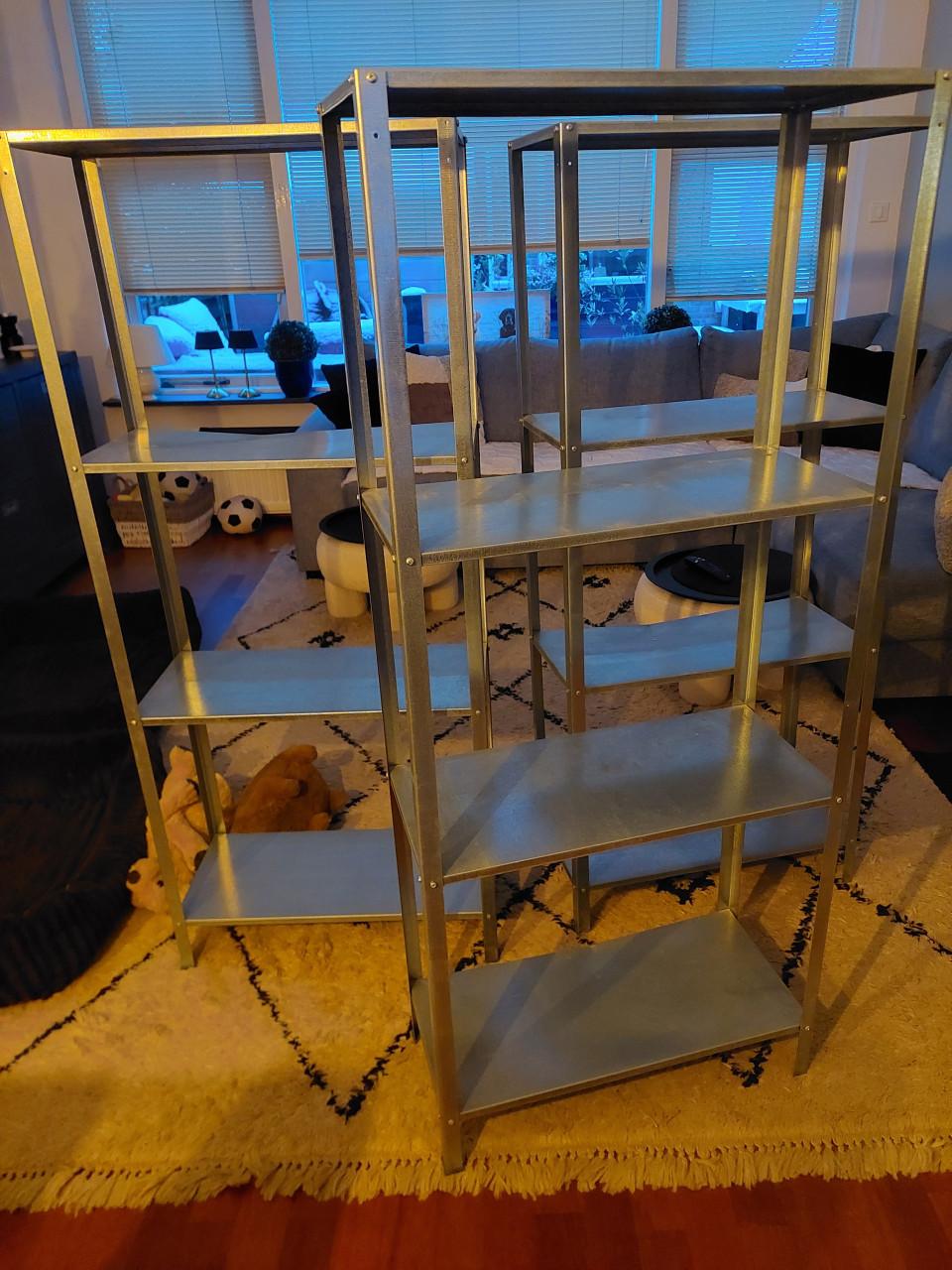 Gratis af te halen, 3 stellingkasten