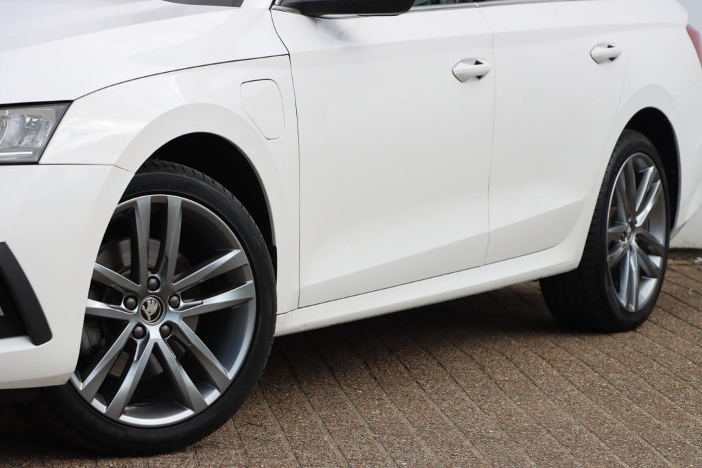 Skoda Octavia combi 1.4 tsi iv style 204pk dsg6