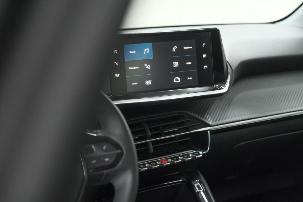 Peugeot 208 puretech 100 eat8 allure | navigatie | parkeersensoren | cruise