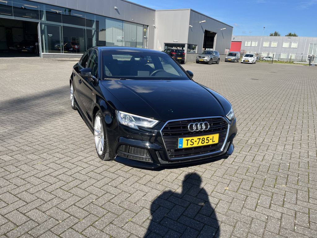 Audi A3 limousine 1.5 tfsi cod sport s line edition nl auto