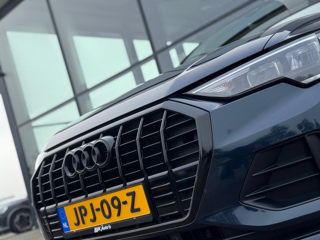 Audi Q3 35 tfsi * leder / alcantara * stoelverwarming * navigatie