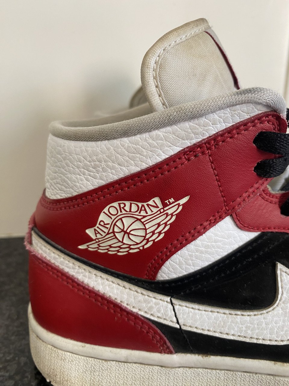 Rode wit zwarte nike jordan maat 39
