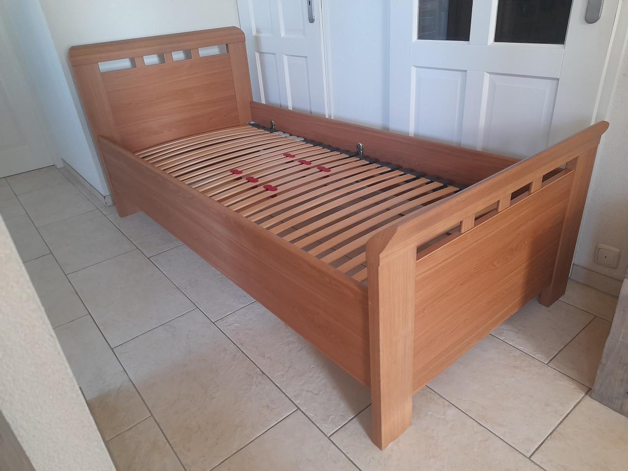 Prachtig (senioren) bed ( 90 x 200 ) in goede nette staat !