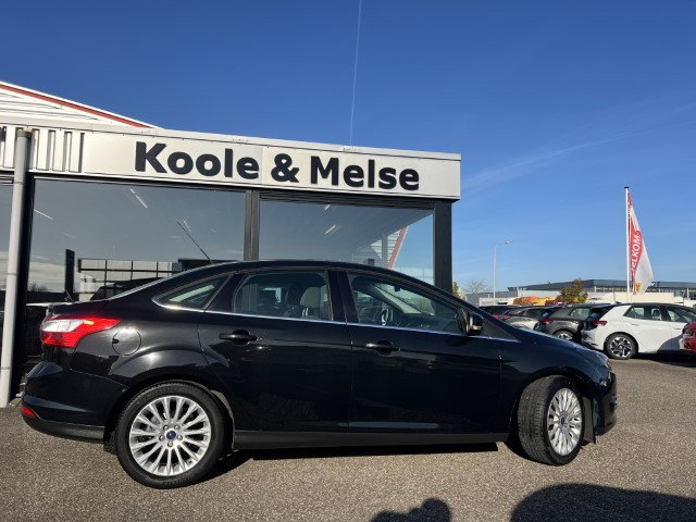 Ford Focus 1.0 ecoboost 125pk 4-deurs sedan titanium
