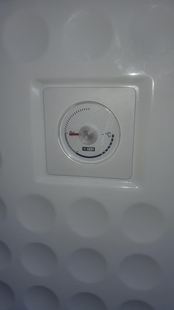 TE KOOP TAFELMODEL DIEPVRIES VAN HET MERK BOSCH