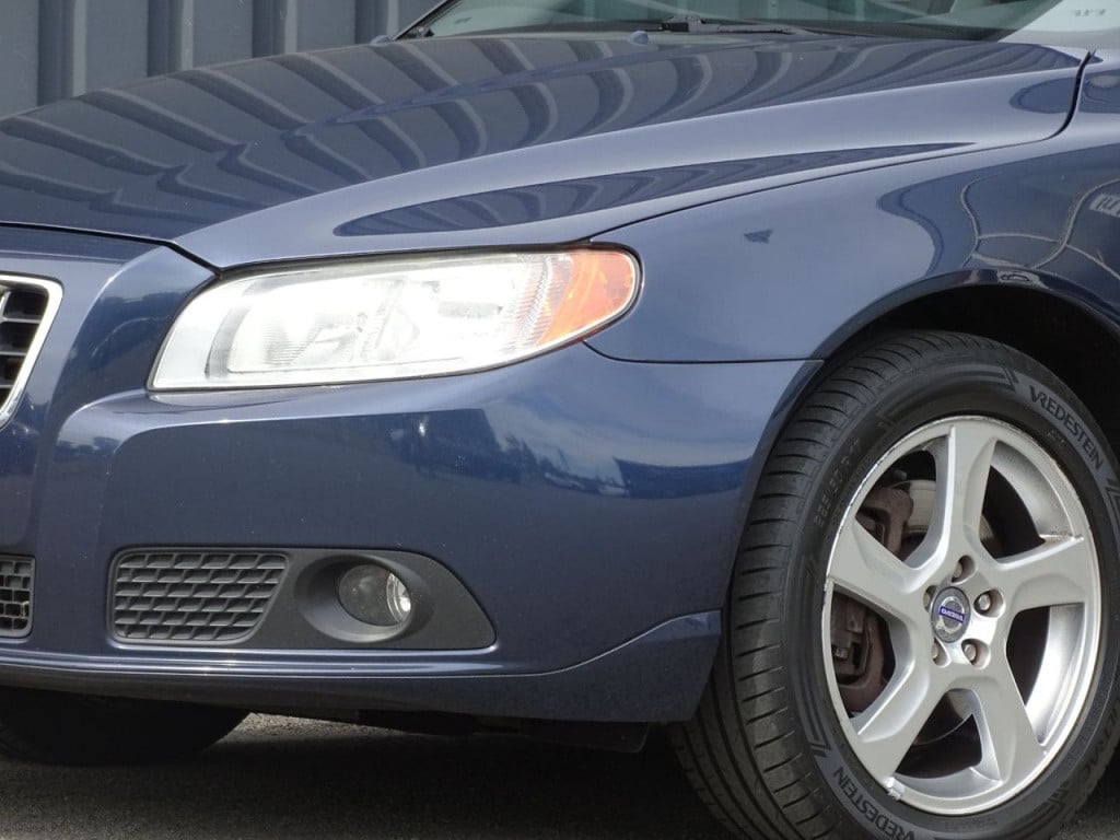 Volvo V70 2.0t momentum automaat | leder | bluetooth | stoelverwarming | na