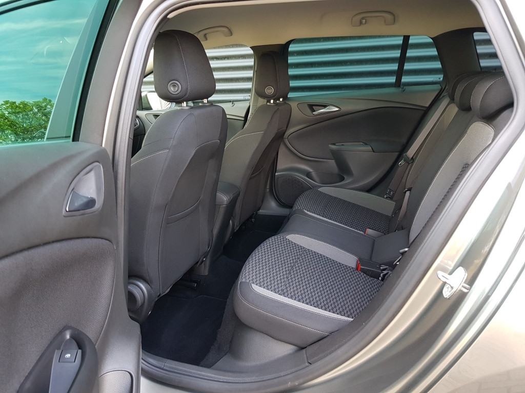 Opel Astra sports tourer edition 1.2