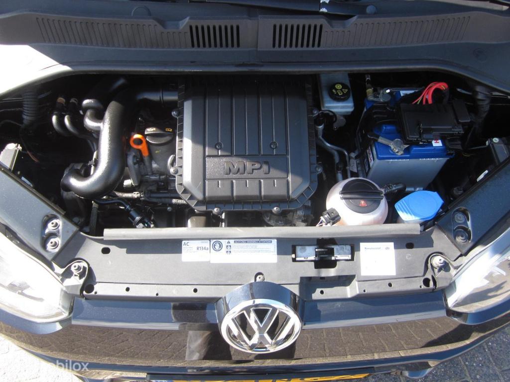 Volkswagen UP! 1.0 move up! airco/stuurbekr/bluetooth/carkit/nieuwe apk/nap